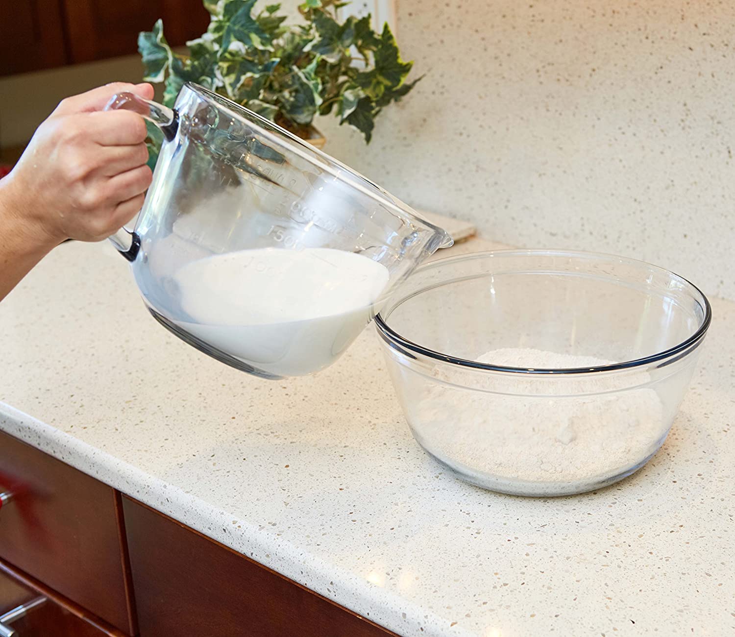 Anchor Hocking 2 Quart Ovenproof Glass Batter Bowl